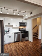 14630 Bauer Dr in Rockville, MD - Building Photo - Building Photo