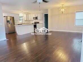 5785 Crabapple Dr SW, Unit Apt 3 in Mableton, GA - Building Photo - Building Photo