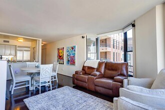 500 W Harbor Dr, Unit 1214 in San Diego, CA - Foto de edificio - Building Photo