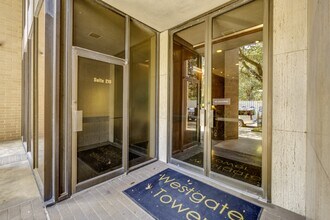 1122 Colorado St in Austin, TX - Foto de edificio - Building Photo