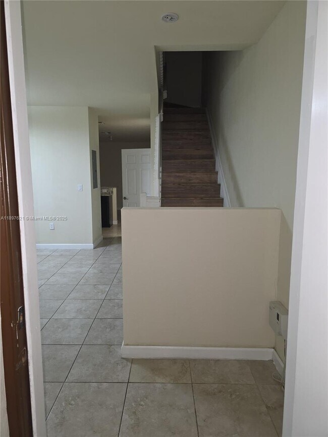 528 SE 32nd Ave in Homestead, FL - Building Photo - Building Photo