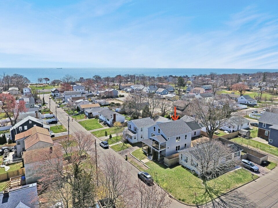 44 George St in East Haven, CT - Building Photo