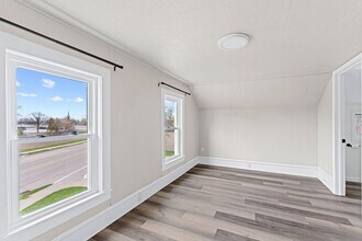 457 Ahnaip St-Unit -457 1/2 Ahnaip St. in Menasha, WI - Building Photo - Building Photo