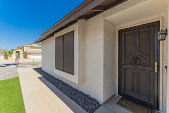 8735 E Moreland St in Scottsdale, AZ - Foto de edificio - Building Photo