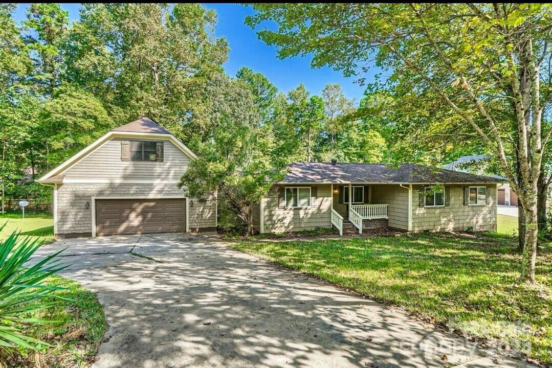 120 Rustic Way Ln in Mooresville, NC - Building Photo