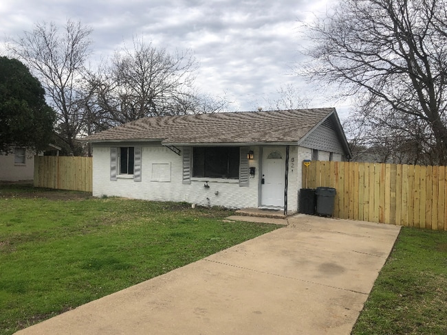 821 Powell Rd in Mesquite, TX - Building Photo - Building Photo