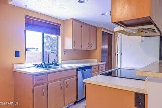 10407 N 11th Pl in Phoenix, AZ - Foto de edificio - Building Photo