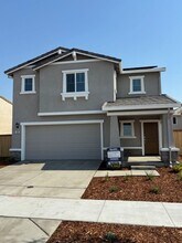1000 Silver Feather Wy in Roseville, CA - Building Photo - Building Photo