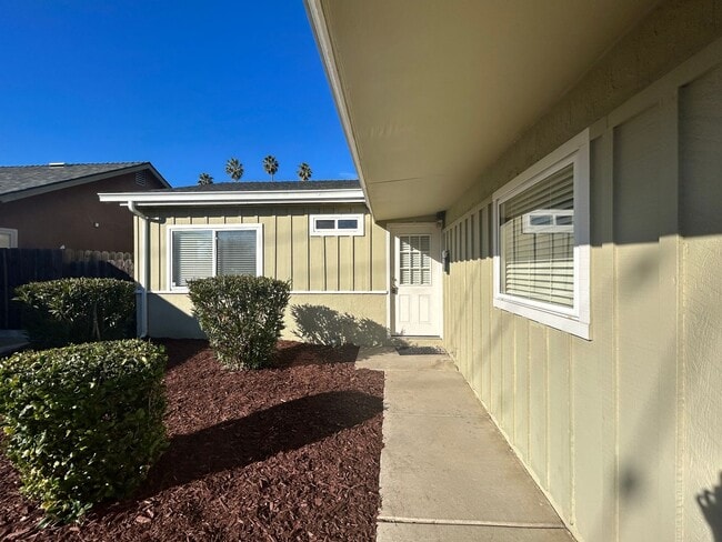 3743 Franklin Ave in Fremont, CA - Foto de edificio - Building Photo