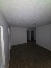 503 N 25th St in Fort Pierce, FL - Foto de edificio - Building Photo