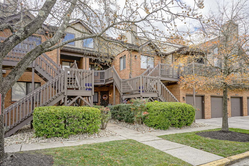 2004 Augusta Cir in Mount Laurel, NJ - Building Photo