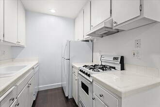 2311 4th St, Unit 220 in Santa Monica, CA - Building Photo - Building Photo
