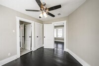 2616 Oakcliff St photo'