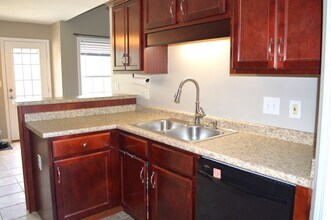 105 Clearwater Ct in Clarksville, TN - Building Photo - Building Photo