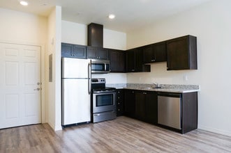 Ivanhoe (1 & 2) in Portland, OR - Building Photo - Building Photo