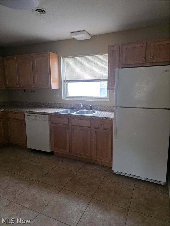 9889 Johnnycake Ridge Rd in Mentor, OH - Building Photo - Building Photo