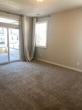 1159 W Jackson Ave, Unit StationPark in Farmington, UT - Building Photo - Building Photo