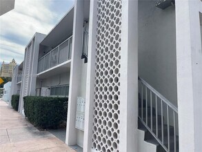 100 Madeira Ave in Coral Gables, FL - Building Photo - Building Photo