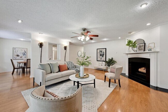 2406 Burly Oak Dr in Austin, TX - Building Photo - Building Photo