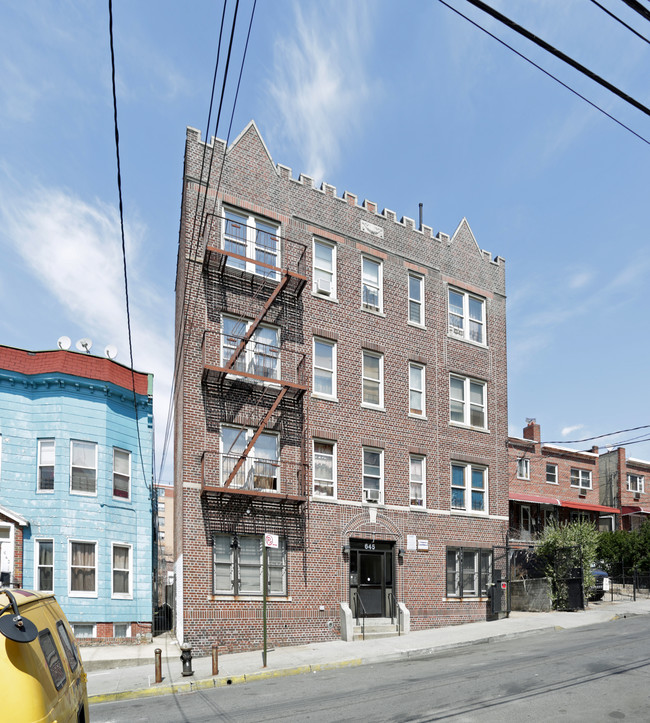 645 E 224th St in Bronx, NY - Building Photo - Building Photo