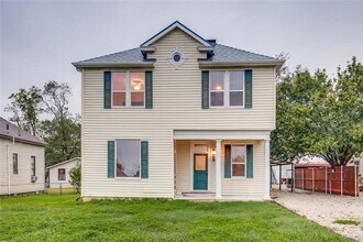 616 W 7th St in Taylor, TX - Building Photo - Building Photo