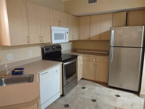 2404 Belmont Ln in North Lauderdale, FL - Building Photo - Building Photo