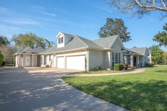 4010 Indian Point in Missouri City, TX - Building Photo - Building Photo