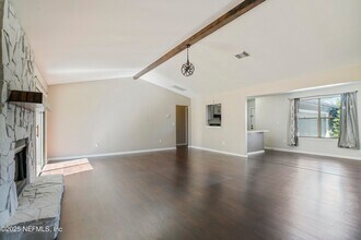 4550 Forest Haven Dr S in Jacksonville, FL - Building Photo - Building Photo