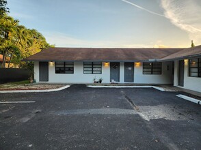 2316 Monroe St in Hollywood, FL - Building Photo - Interior Photo