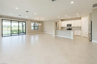 17021 Ashcomb Wy, Unit 875D in Estero, FL - Foto de edificio - Building Photo