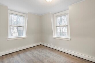 11 Dartmouth St, Unit A in Maynard, MA - Building Photo - Building Photo