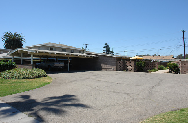 314-318 322 N Palm Ave in Santa Paula, CA - Building Photo - Building Photo