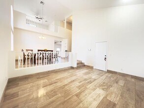 827 Happy Sparrow Ave in Henderson, NV - Building Photo - Building Photo