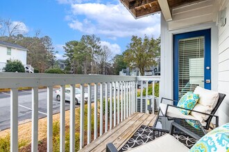 1 Park Central Apartment Homes in Peachtree Corners, GA - Foto de edificio - Building Photo