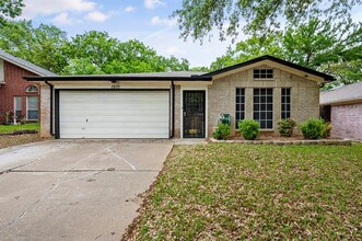 1210 Cardinal Oaks Dr in Mansfield, TX - Building Photo - Building Photo