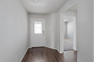 220 Lance Trail in San Marcos, TX - Foto de edificio - Building Photo