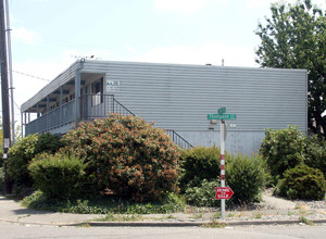 South Thompson Apartments in Tacoma, WA - Building Photo - Building Photo