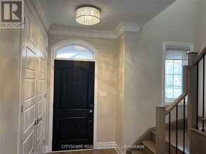 174 Fowley Dr in Oakville, ON - Building Photo - Building Photo