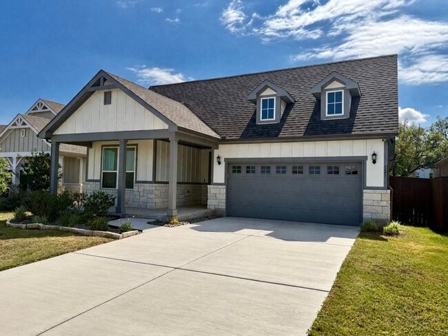 125 Slenderleaf Dr in Marble Falls, TX - Foto de edificio - Building Photo