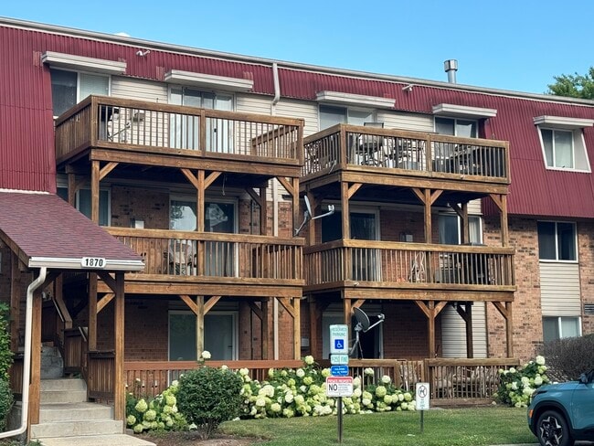 property at 1870 Tall Oaks Dr