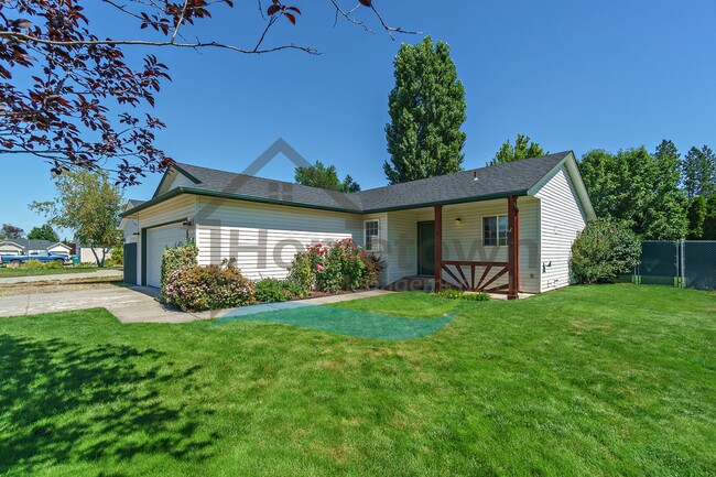 7634 N Sweet River Dr in Coeur d'Alene, ID - Building Photo - Building Photo
