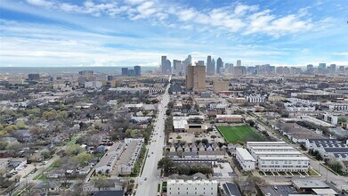 4705 Asher Pl in Dallas, TX - Foto de edificio - Building Photo