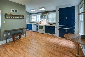 5026 Lake Mendota Dr in Madison, WI - Building Photo - Building Photo