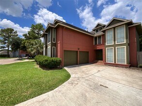 14810 Rancho Vista Dr in Houston, TX - Building Photo - Building Photo