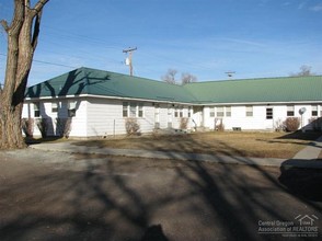 124 E B St in Burns, OR - Building Photo - Building Photo