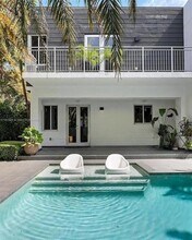 6340 SW 80th St in Miami, FL - Building Photo - Building Photo