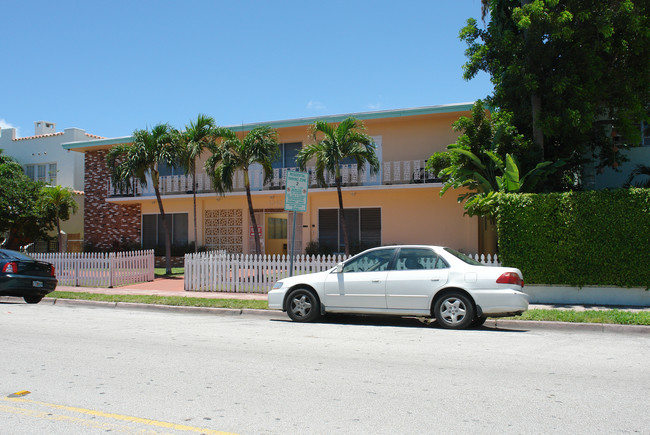 Sorrento Villas Apartments in Miami Beach, FL - Building Photo - Building Photo