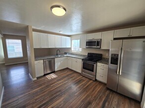 12226 Elm Way in Thornton, CO - Building Photo - Building Photo