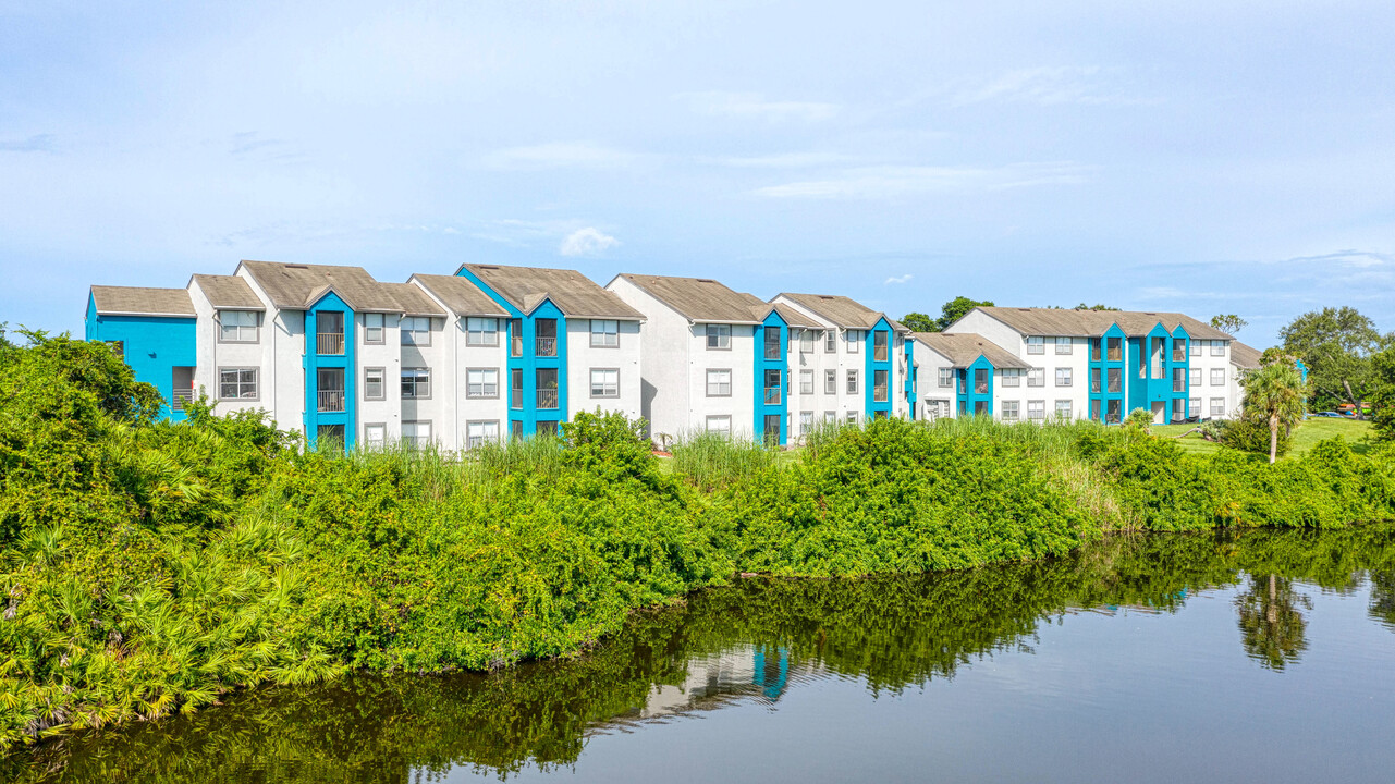 The Harbours Apartments in Melbourne, FL - Building Photo