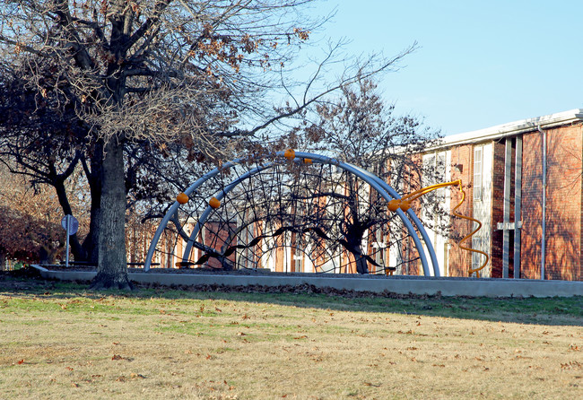 Trinity Trails Apartments in Tulsa, OK - Building Photo - Building Photo